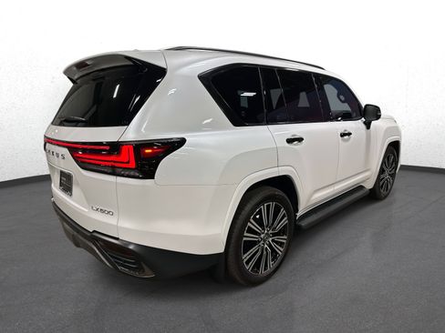 Certified 2025 Lexus LX 700h Luxury image 3