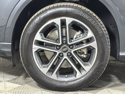 Used 2025 Audi Q5 Premium w/ Convenience Package AWD/4WD image 26