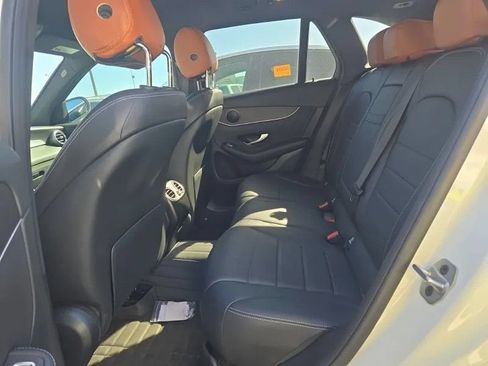 Used 2022 Mercedes-Benz GLC 300 4MATIC image 4