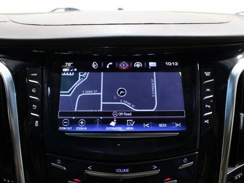 Used 2017 Cadillac Escalade ESV Luxury AWD/4WD image 17