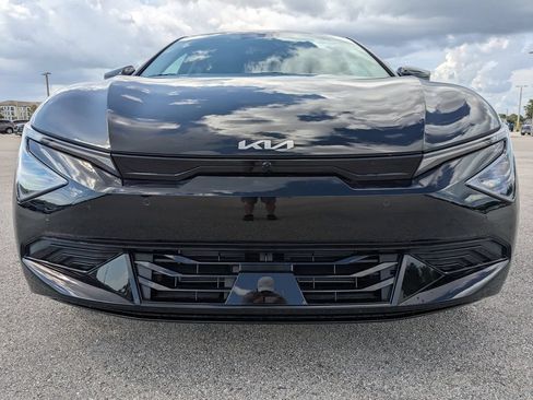 New 2025 Kia EV6 Wind RWD image 3