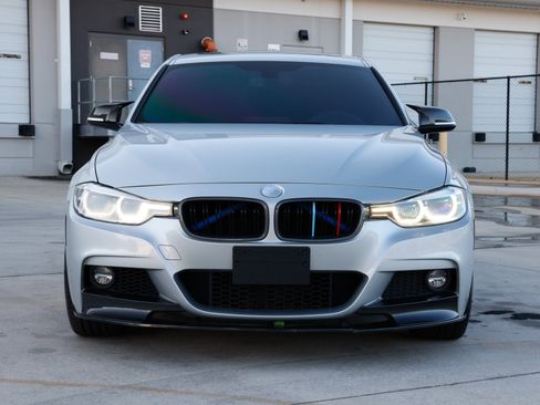 Used 2018 BMW 340i xDrive Sedan w/ Premium Package image 22