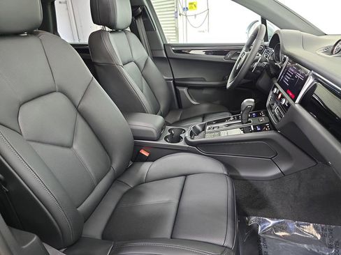 New 2026 Porsche Macan image 27
