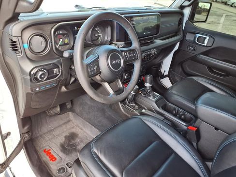 Used 2024 Jeep Wrangler Unlimited Rubicon 4xe image 26