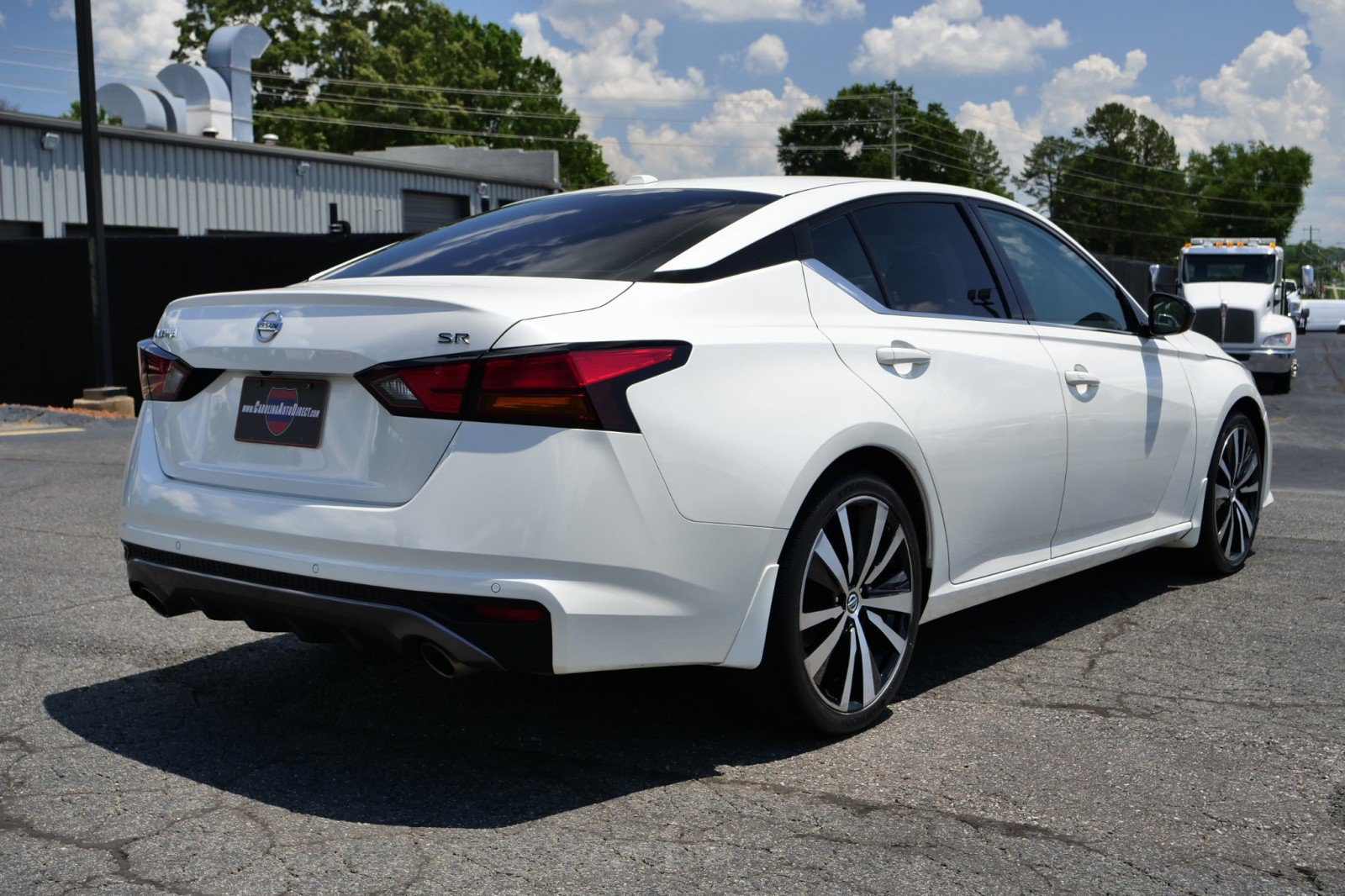 Used 2020 Nissan Altima 2.5 SR FWD image 17