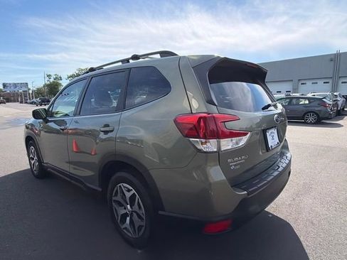 Used 2021 Subaru Forester Premium AWD/4WD image 5