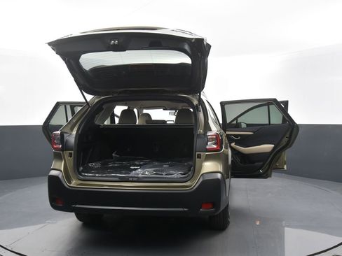 Used 2024 Subaru Outback Premium image 33