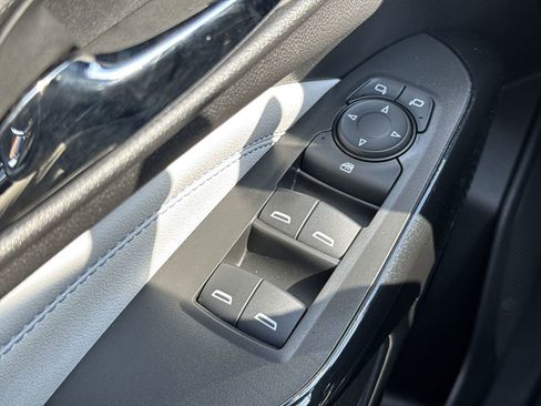 Used 2025 Chevrolet Trax LT w/ Driver Confidence Package image 15