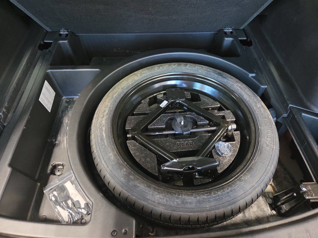 Used 2019 Chevrolet Blazer LT FWD image 13