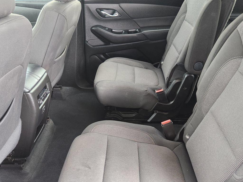 Used 2023 Chevrolet Traverse LT AWD/4WD image 19