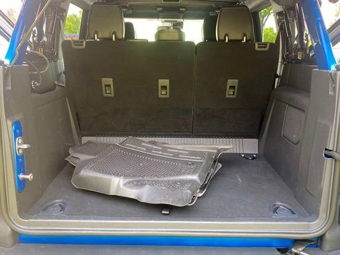 Used 2024 Ford Bronco Wildtrak image 30