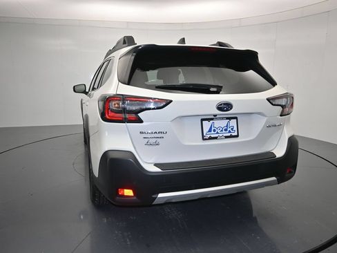 Used 2025 Subaru Outback Limited AWD/4WD image 23