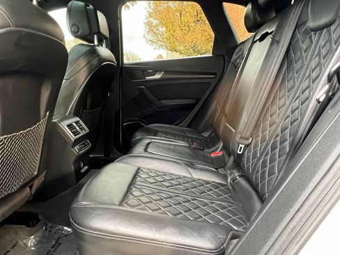 Used 2018 Audi SQ5 Prestige w/ Prestige Package image 9