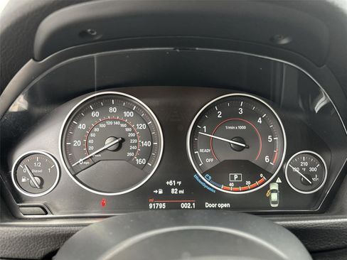 Used 2017 BMW 328d Sedan w/ M Sport Package image 28
