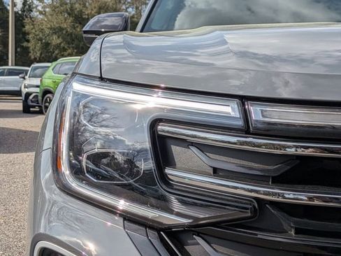 New 2026 Volkswagen Atlas Peak Edition image 9