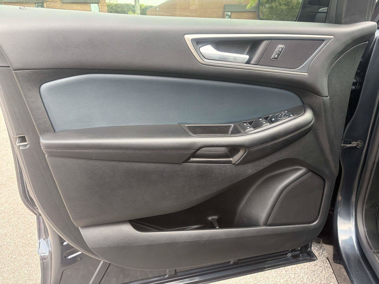 Used 2023 Ford Edge SEL w/ Sport Appearance Package AWD/4WD image 6