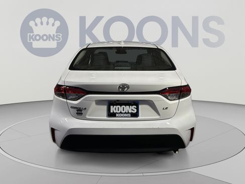 Used 2025 Toyota Corolla LE FWD image 5