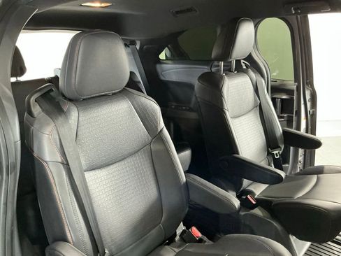 Used 2021 Toyota Sienna XSE w/ XSE Plus Package FWD image 26