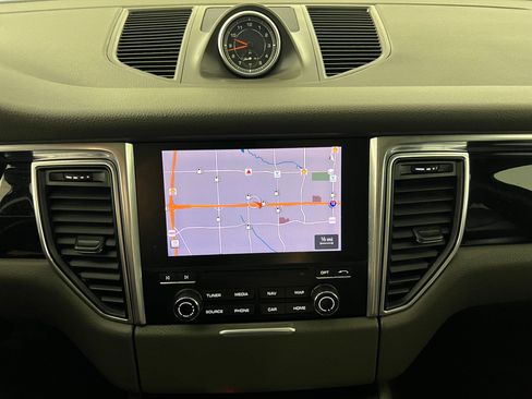 Used 2018 Porsche Macan S image 18
