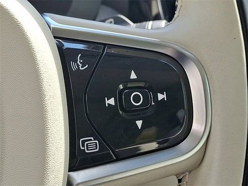 Used 2024 Volvo XC60 B5 Plus image 24