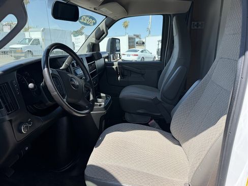 Used 2022 GMC Savana 3500 Extended w/ Power Convenience Package RWD image 11
