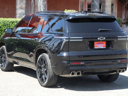 Used 2026 Chevrolet Traverse RS w/ LPO, Floor Liner Package FWD image 6