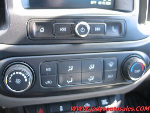 Used 2017 Chevrolet Colorado W/T w/ WT Convenience Package RWD image 16