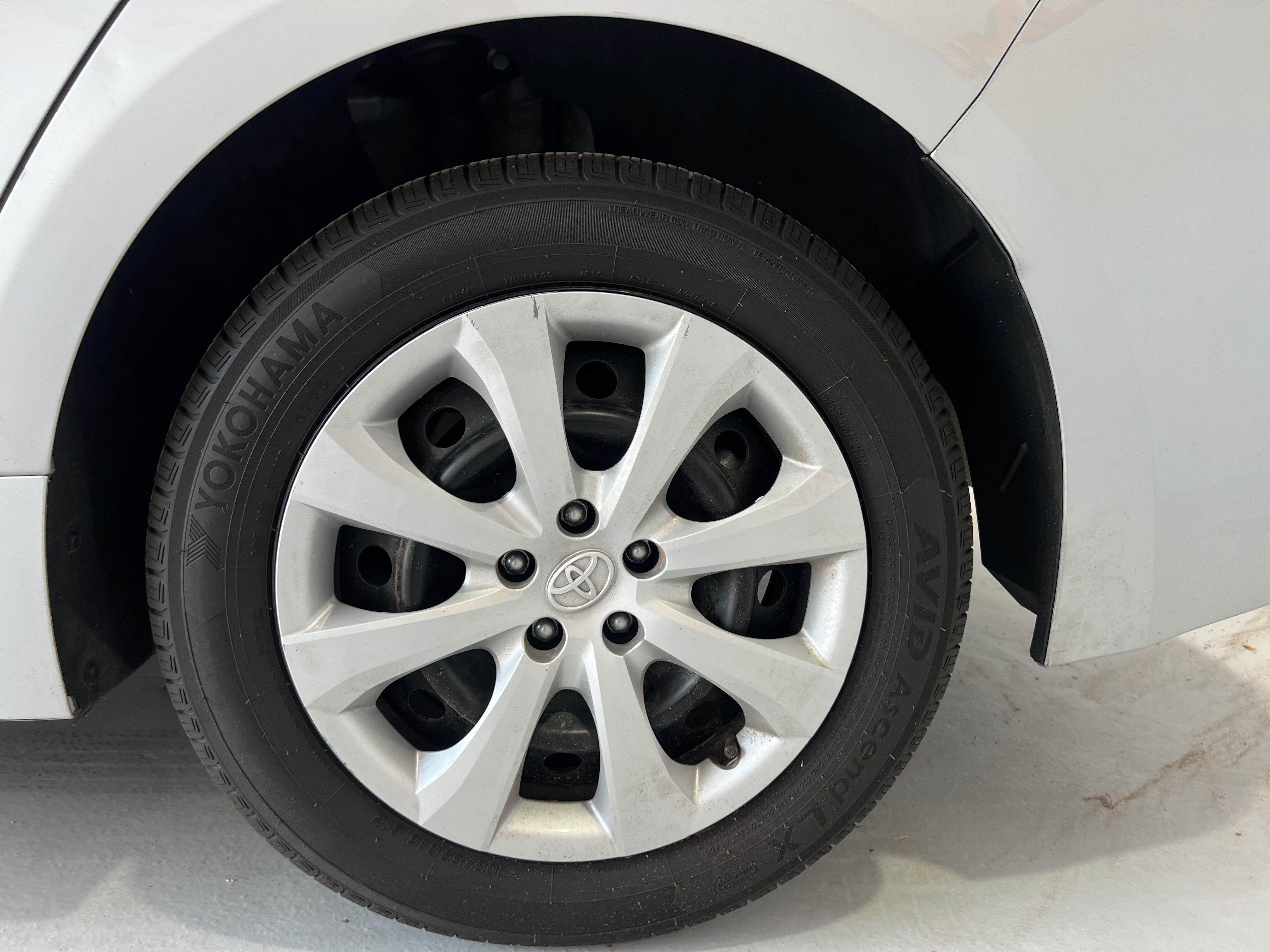 Used 2024 Toyota Corolla LE FWD image 9