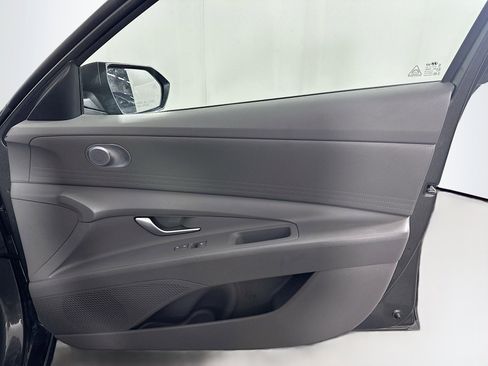 Used 2024 Hyundai Elantra SEL image 31