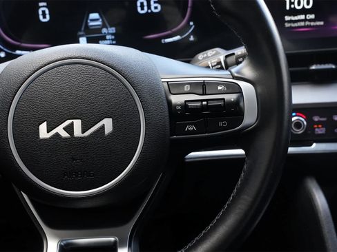 Used 2023 Kia Sportage EX image 11