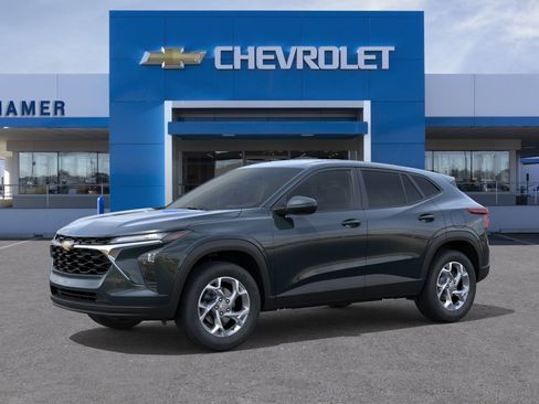 New 2026 Chevrolet Trax LS w/ LS Convenience Package FWD image 26