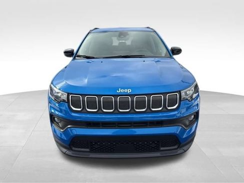 Used 2022 Jeep Compass Latitude image 2