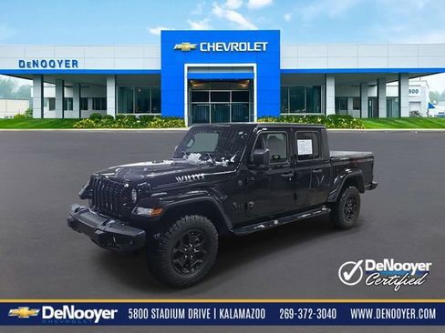 Used 2023 Jeep Gladiator Sport image 1