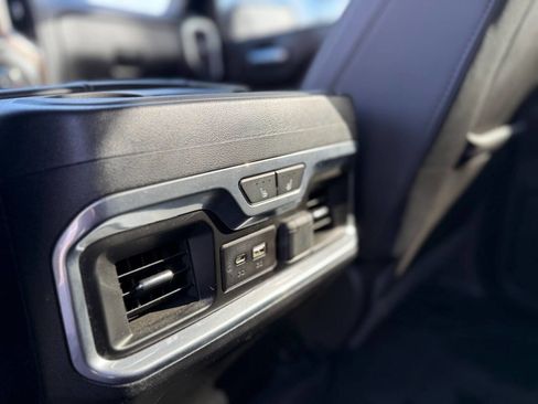 Used 2019 Chevrolet Silverado 1500 High Country image 11