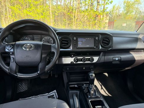 Used 2017 Toyota Tacoma SR RWD image 15