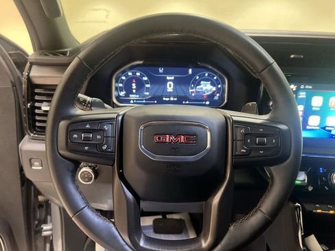 Used 2024 GMC Sierra 1500 AT4 w/ Technology Package AWD/4WD image 10