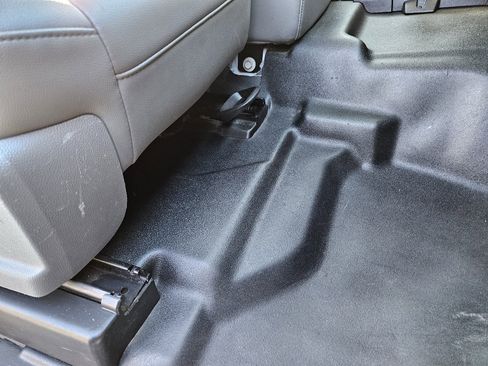 Used 2015 Chevrolet Silverado 2500 W/T image 30