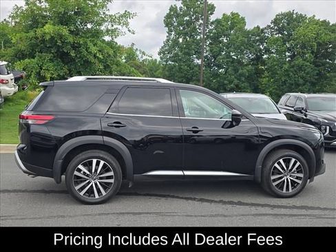 Used 2025 Nissan Pathfinder Platinum w/ Cargo Package AWD/4WD image 2
