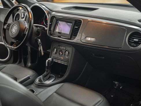 Used 2014 Volkswagen Beetle 2.5 image 21