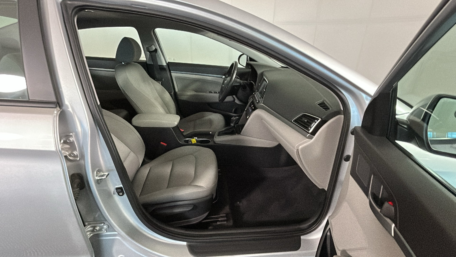 Used 2018 Hyundai Elantra Value Edition w/ Cargo Package FWD image 36