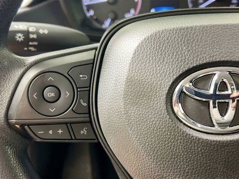 Used 2025 Toyota Corolla LE image 18