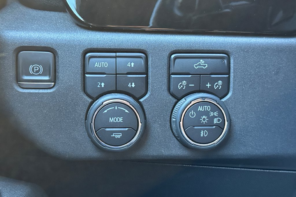 Used 2023 Chevrolet Silverado 1500 LT Trail Boss w/ Protection Package AWD/4WD image 31