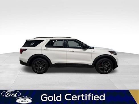 Certified 2025 Ford Explorer ST-Line w/ Premium Package AWD/4WD image 5
