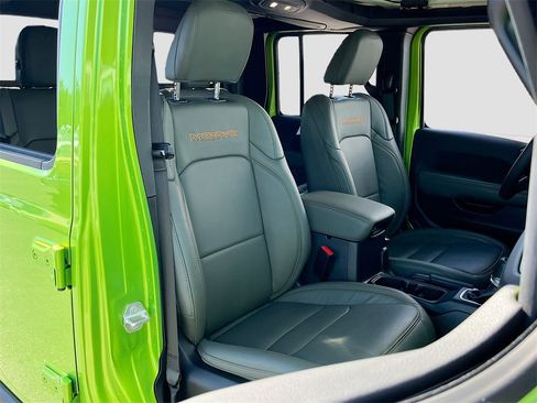 Certified 2025 Jeep Gladiator Mojave image 27