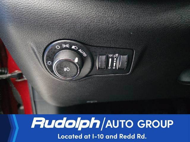 Used 2025 Jeep Compass Trailhawk AWD/4WD image 15