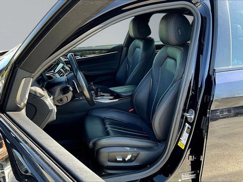 Used 2020 BMW 540i w/ M Sport Package image 3