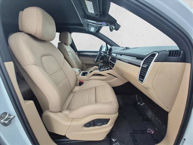 Used 2022 Porsche Cayenne Platinum Edition AWD/4WD image 25