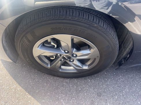 Used 2023 Kia K5 LXS image 14