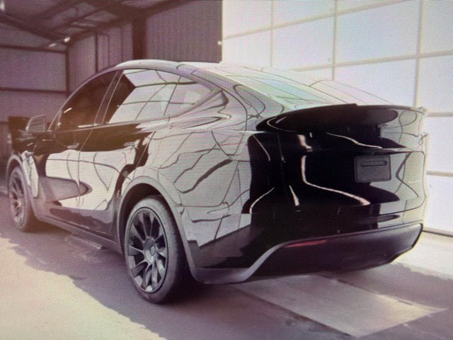 Used 2022 Tesla Model Y Long Range AWD/4WD image 4