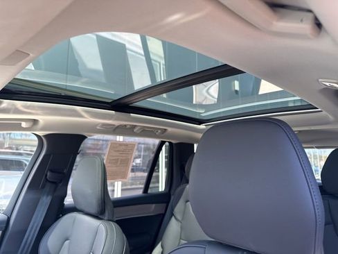 Used 2025 Volvo XC90 B5 Plus image 27